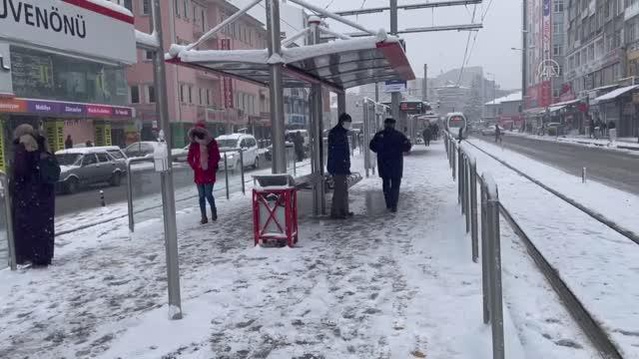İç Anadolu'da kar yağışı devam ediyor
