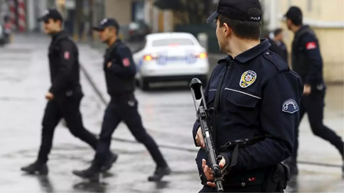 Anlaşmalar yapıldı! Polisler, maaşlarına ek olarak 300 lira promosyon ödemesi alacaklar