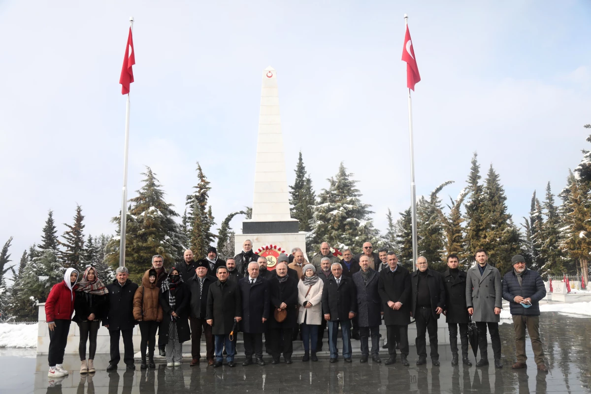 İYİ Parti Grup Başkanvekili Usta\'dan Samsun\'da şehitlik ziyareti