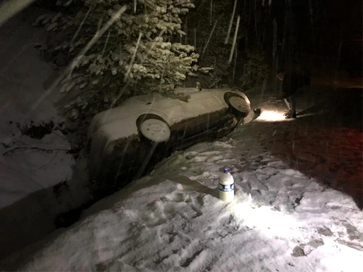 Kar yağışı kazaya neden oldu : İkisi çocuk 4 yaralı