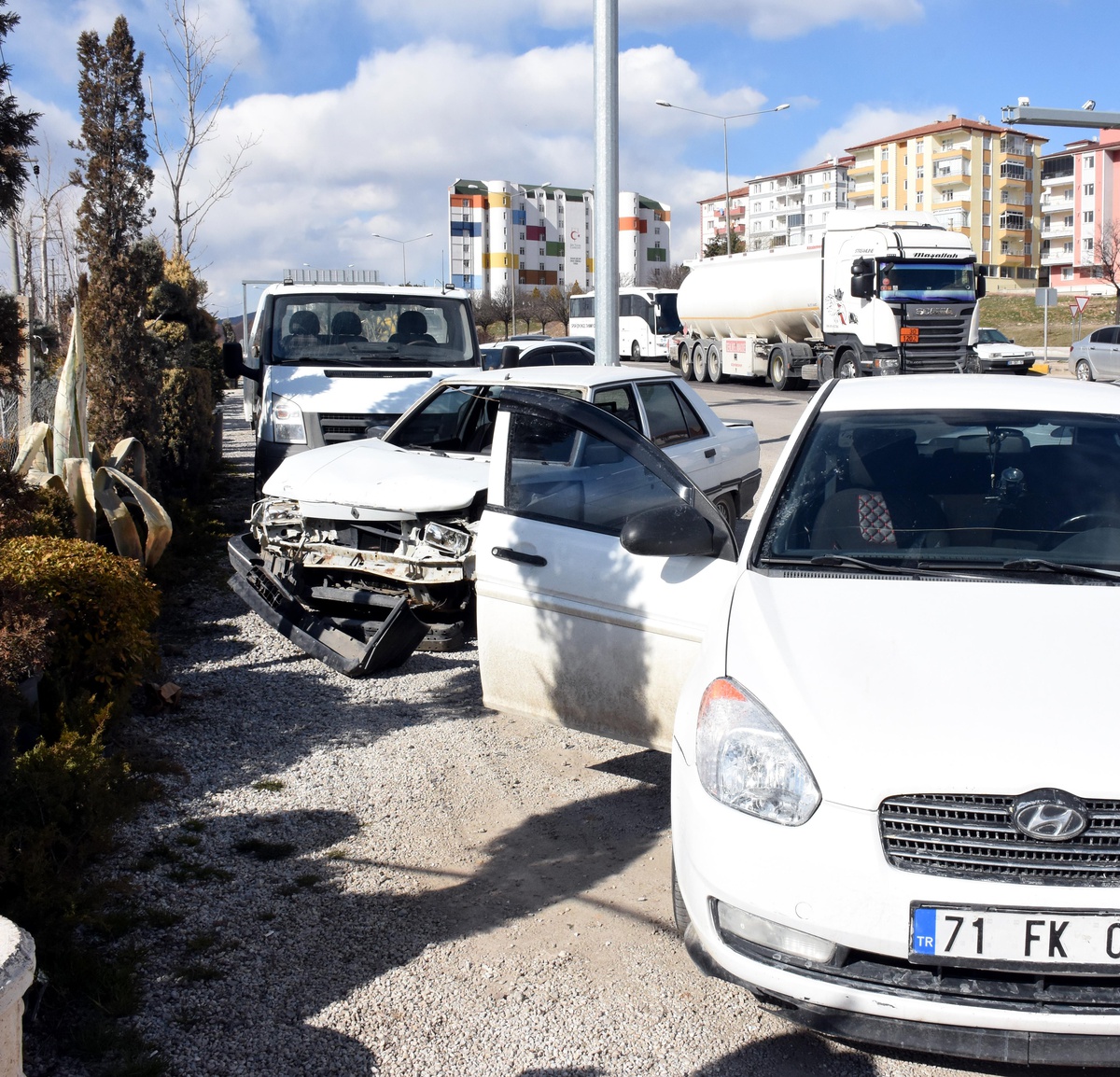 Son dakika haberleri! Kırıkkale\'de otomobil ve hafif ticari aracın çarpıştığı kazada 4 kişi yaralandı