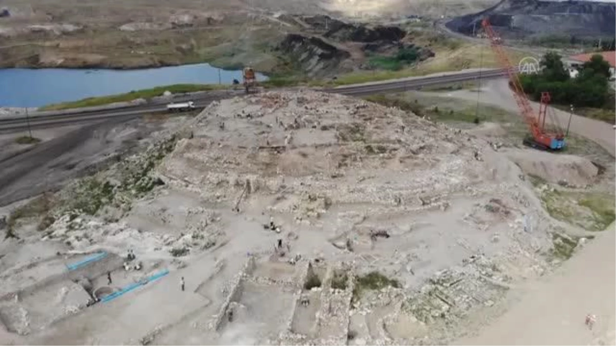 Kütahya\'daki höyükten binlerce eser Anadolu arkeolojisine kazandırıldı