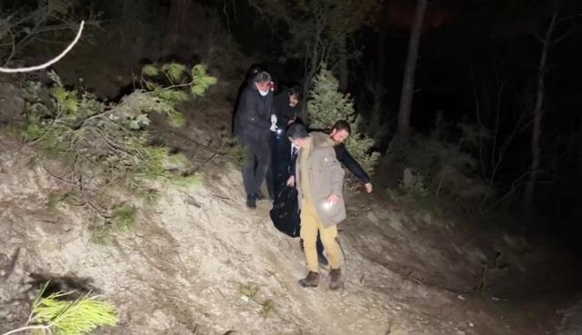 Lise öğrencisi iki arkadaş 'not' bırakıp intihar etti