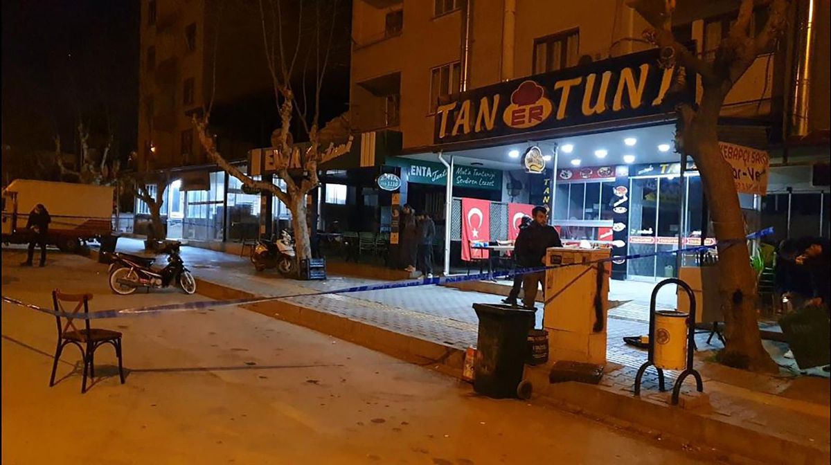Son dakika haberi | Mersin\'de restoranda silahlı saldırıya uğrayan 2 kişi yaralandı