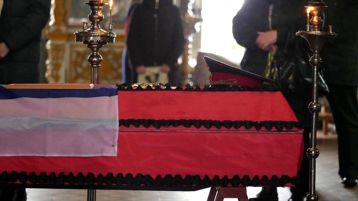 Rusya ölen askerlerinin yasını tutuyor