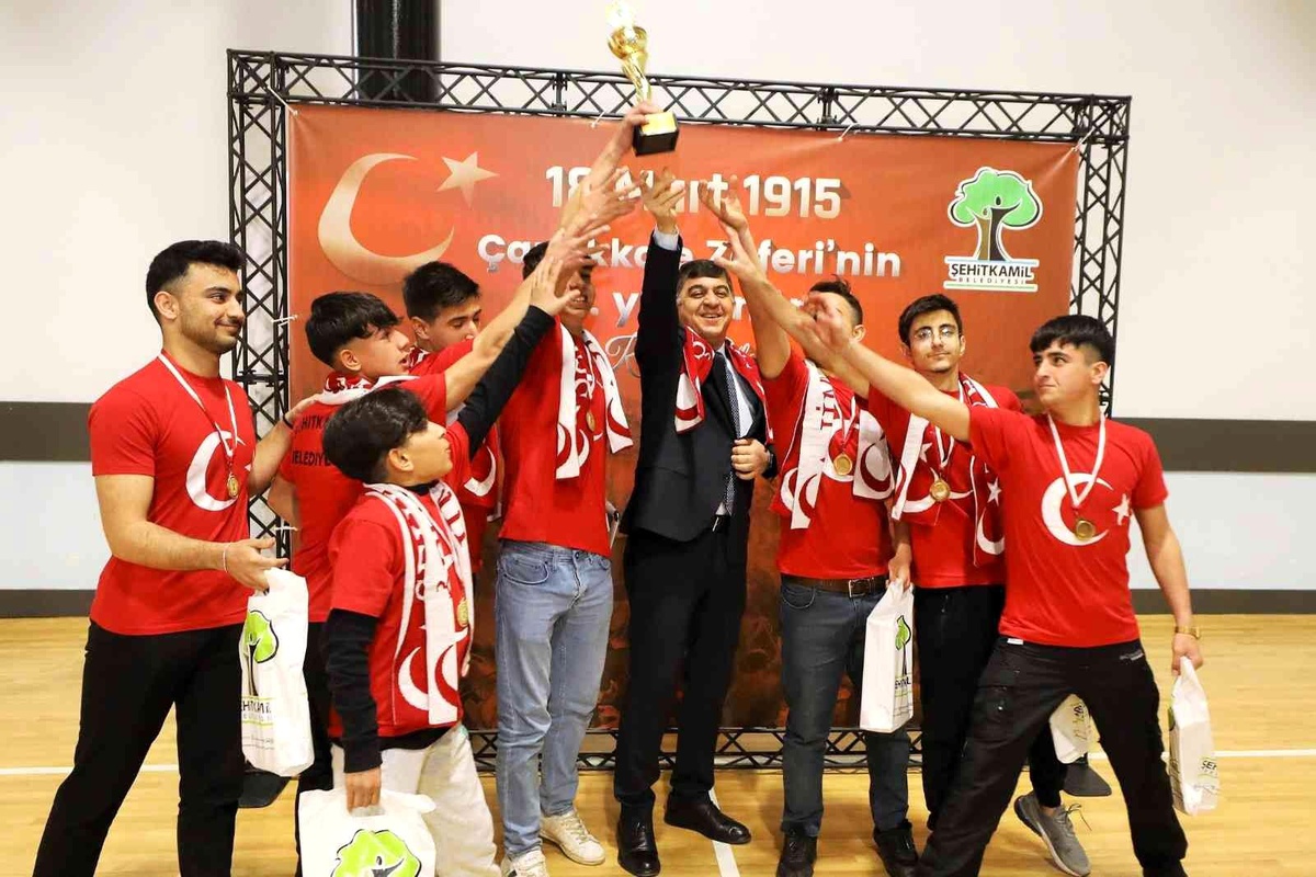 Şanlı zaferin yıldönümünde ay yıldızlı çoşku