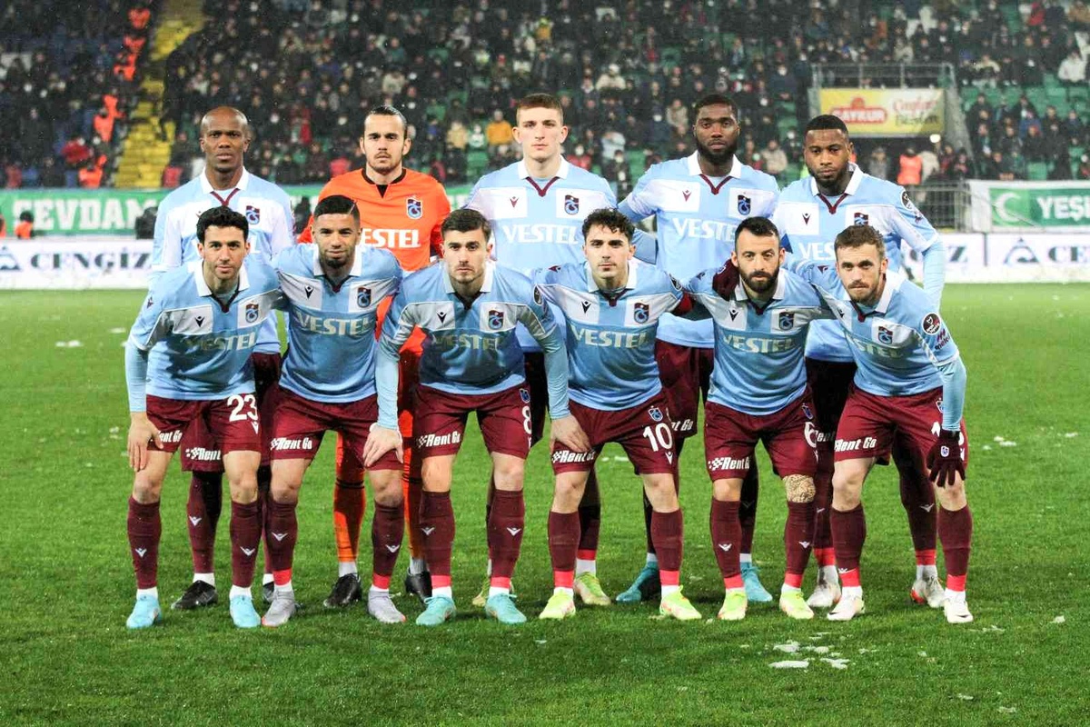 Spor Toto Süper Lig: Çaykur Rizespor: 0 - Trabzonspor: 0 (İlk yarı)