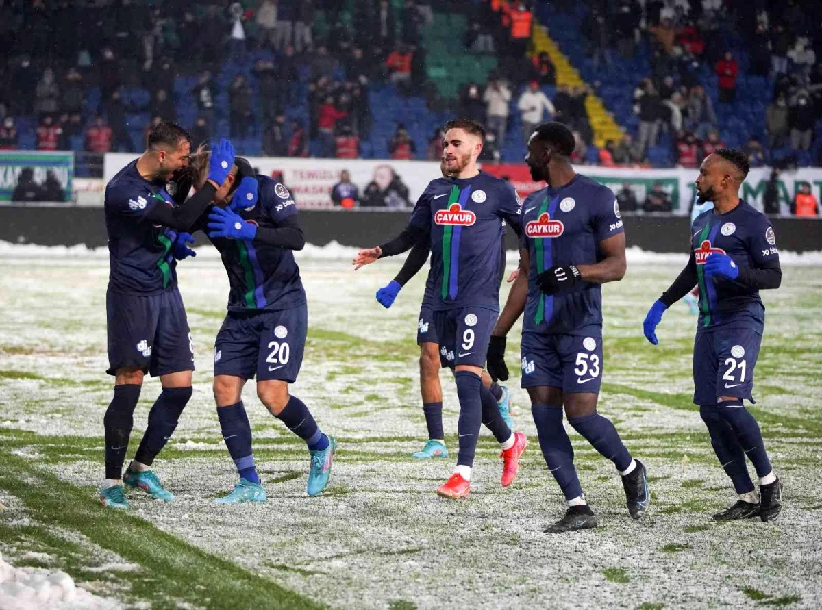 Spor Toto Süper Lig: Çaykur Rizespor: 3 - Trabzonspor: 2 (Maç sonucu)