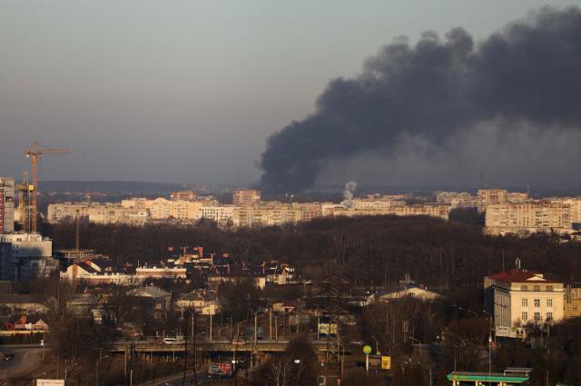 Ukrayna'nın 'güvenli kenti' Lviv'de havalimanı yakınlarına füze saldırısı