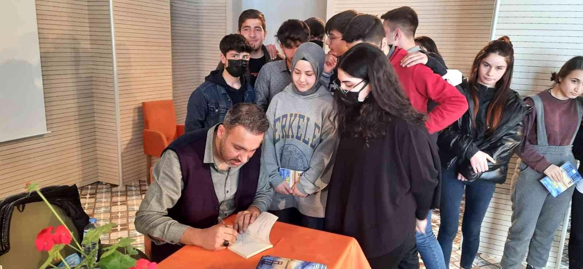 Yazar Hakan Pütün\'den "Canınız Cennete" şiir ve türkü programı