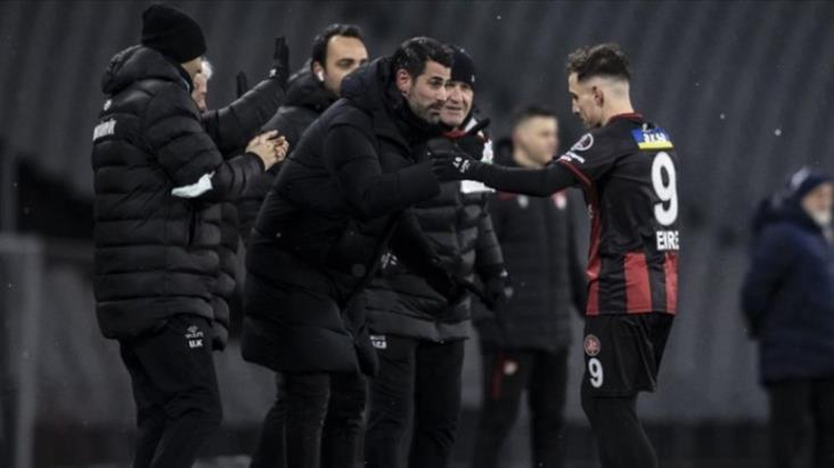 Fatih Karagümrük, sahasında Kayserispor\'u 3-0 yendi! Emre Mor performansıyla hayran bıraktı