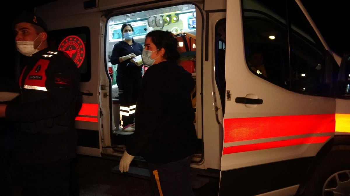 Adana\'da yolcu otobüsü devrildi: 4\'ü ağır 23 yaralı