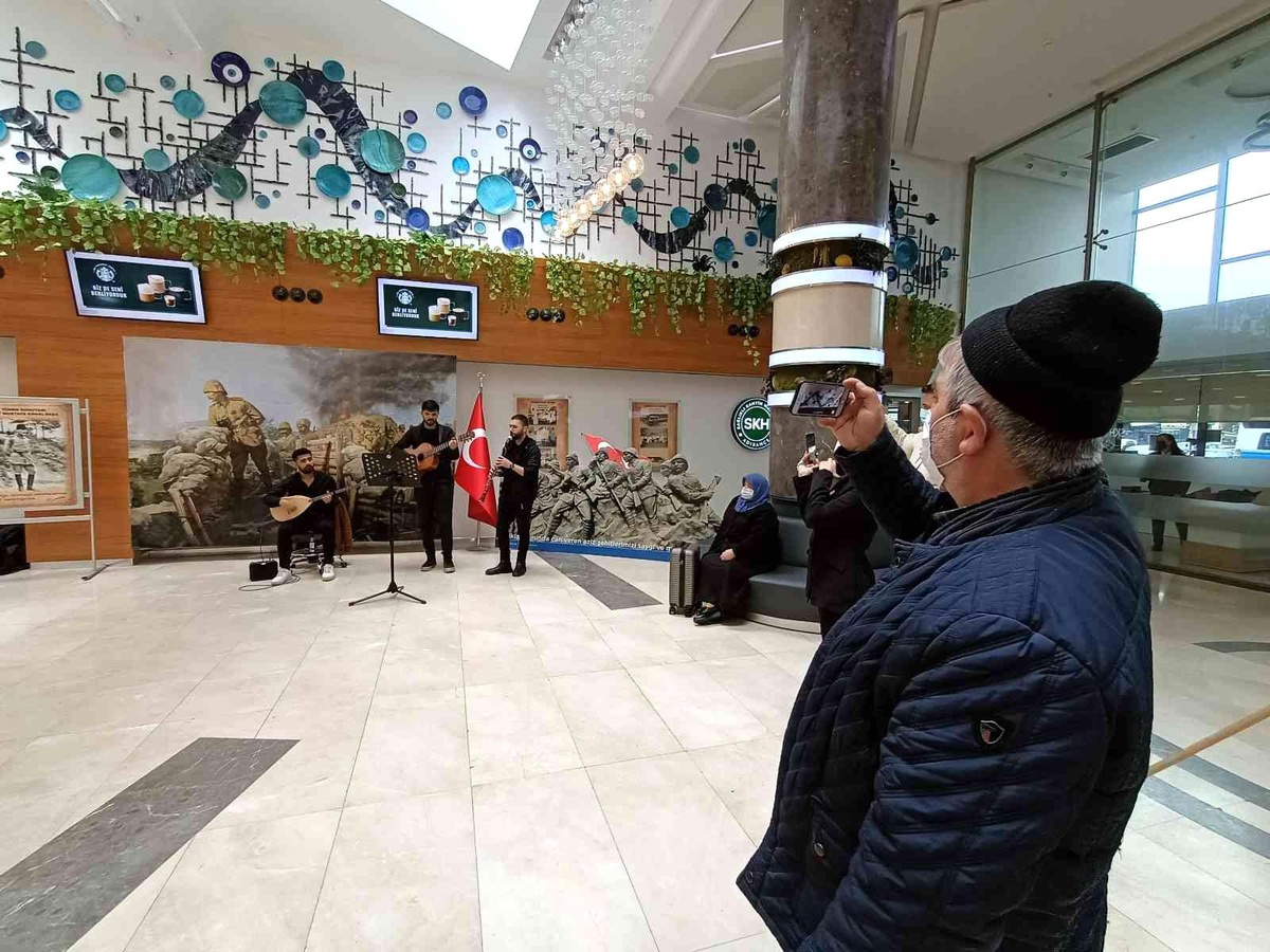 Son dakika... Zaferin 107. Yılında Çanakkale şehitlerini andılar
