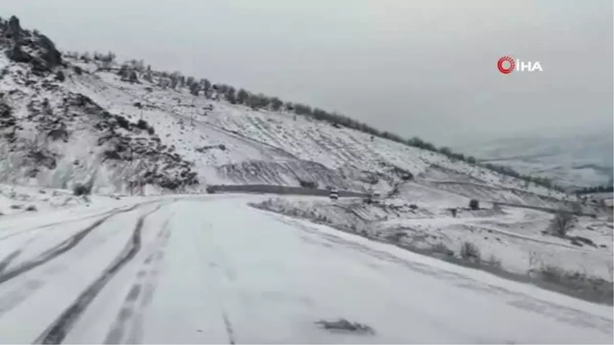 Adıyaman\'da soğuk hava yolları buz pistine çevirdi