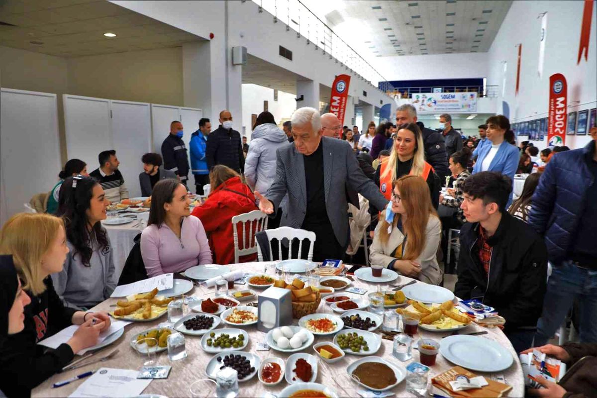 Başkan Gürün, Üniversite öğrencileri ile bir araya geldi