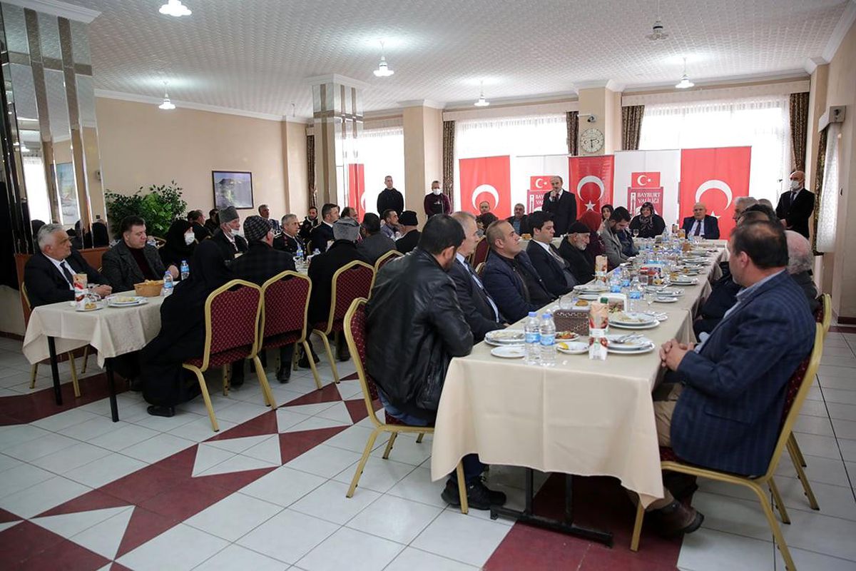 Son dakika haberi! Bayburt\'ta şehit aileleri ve gaziler onuruna yemek verildi