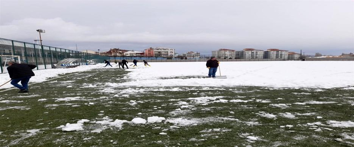 Bilecik\'te futbol müsabakalarına kar engeli