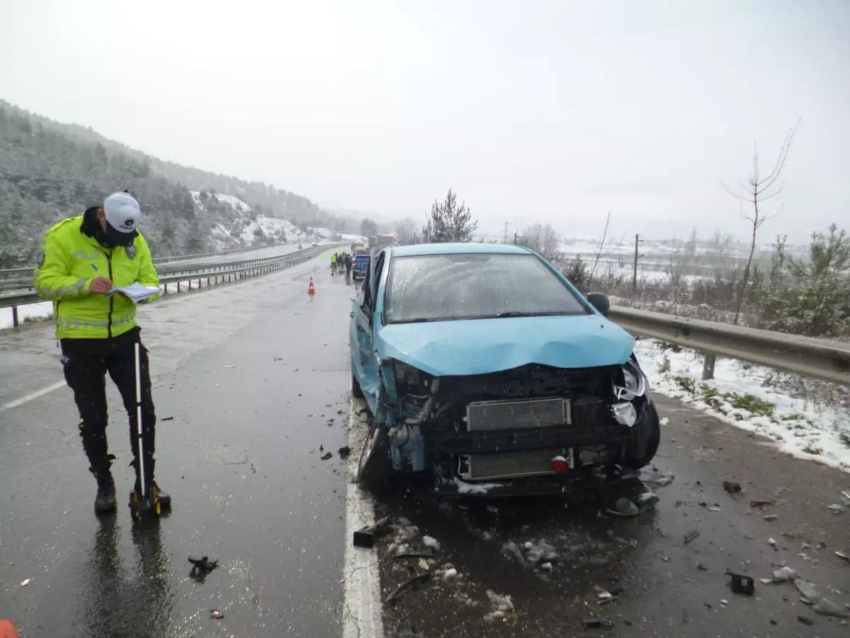 Son dakika haber! Bilecik\'te zincirleme trafik kazasında bir çocuk öldü, 6 kişi yaralandı