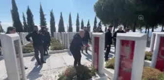 ÇANAKKALE - Ulaştırma ve Altyapı Bakanı Karaismailoğlu, Şehitler Abidesi'ni ziyaret etti