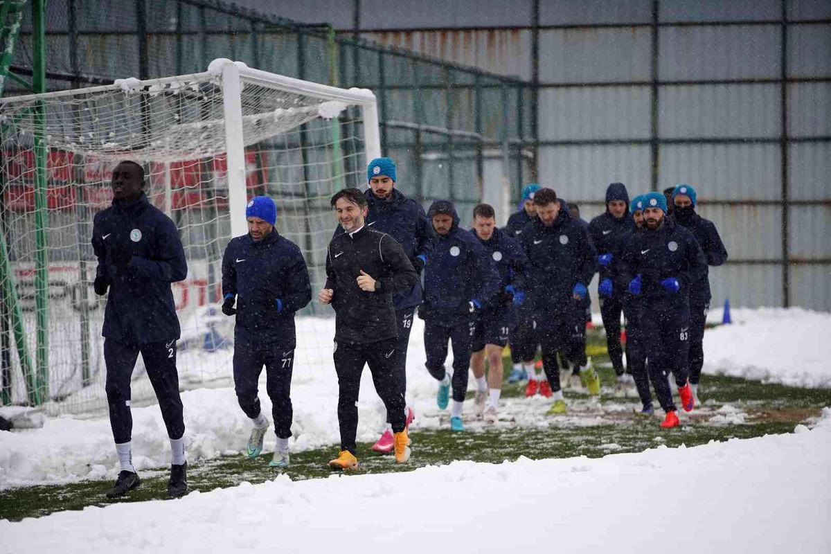 Çaykur Rizespor, Alanyaspor maçı hazırlıklarına ara vermeden başladı