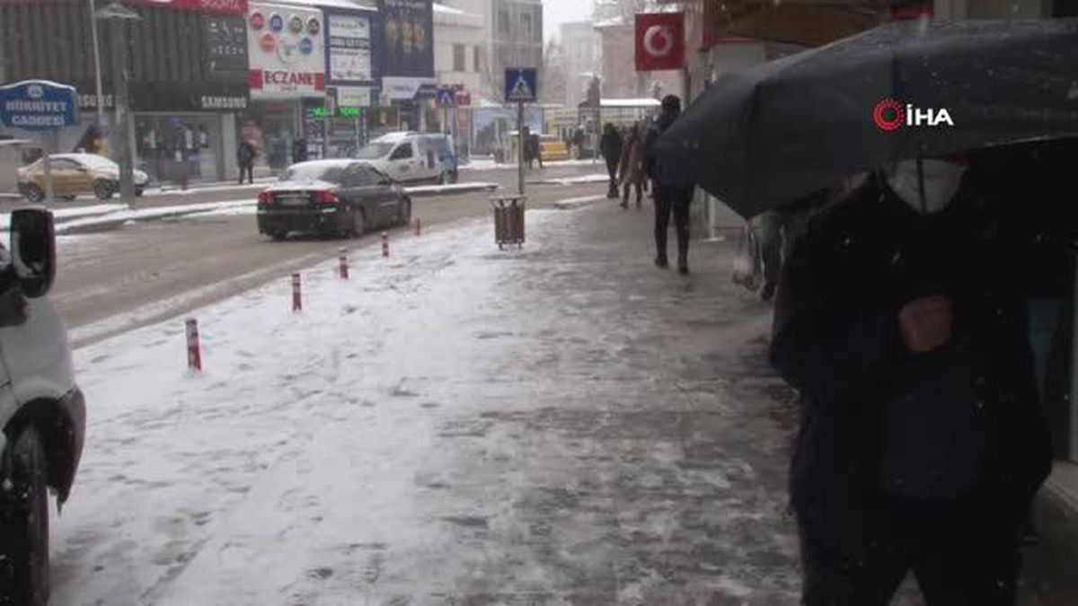 Elazığ ilkbaharda kışı yaşıyor