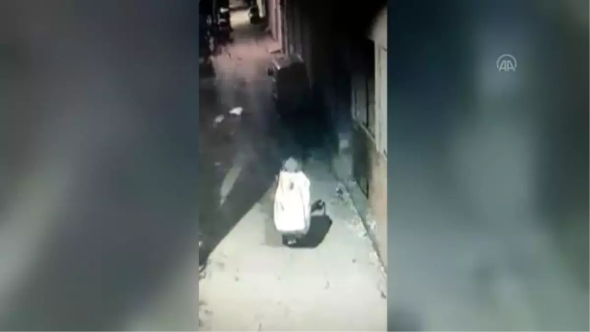 Engellinin akülü aracı çalındı