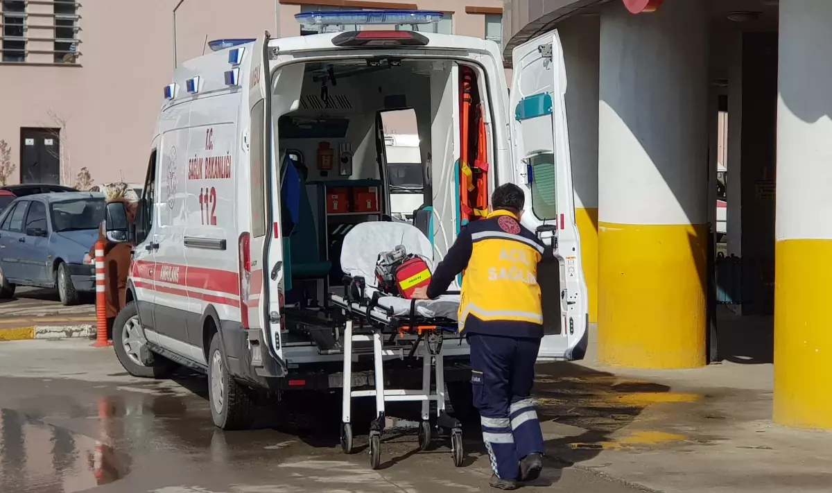 Erzincan\'da pencereden düşen bebek hayatını kaybetti