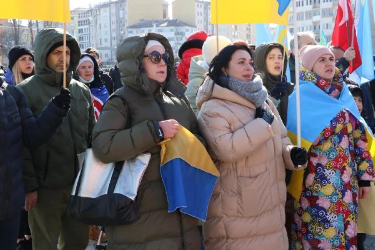 ESKİŞEHİR\'DE, RUSYA\'NIN UKRAYNA\'YA SALDIRISI PROTESTO EDİLDİ