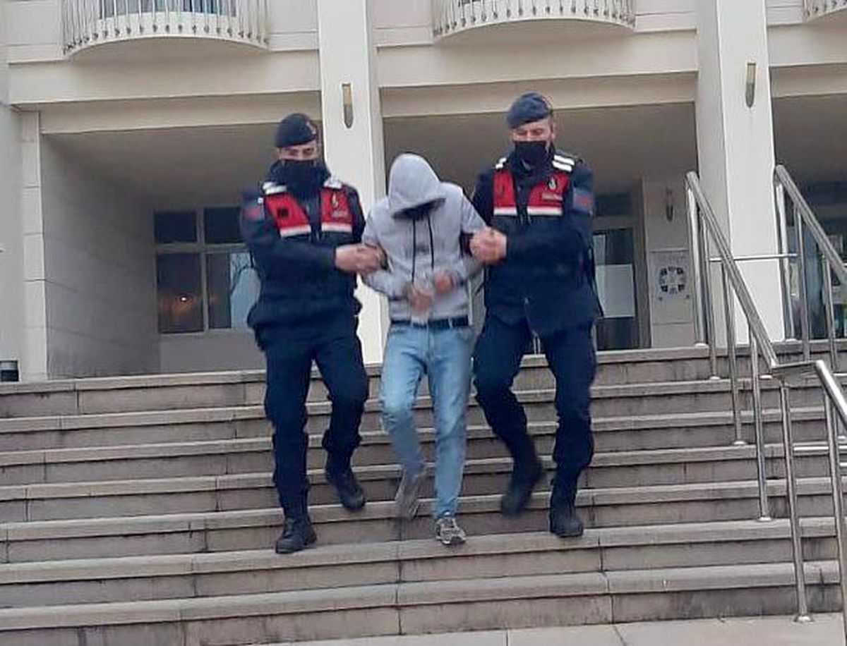 Son dakika! Jandarma, aranan 2 şahsı operasyonla yakaladı