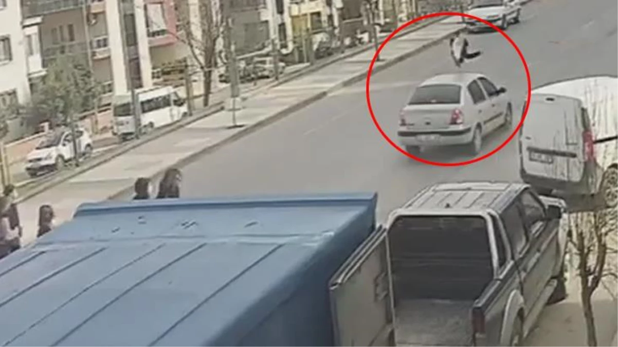 Manisa\'da feci kaza: Otomobilin çarptığı çocuk metrelerce sürüklendi!