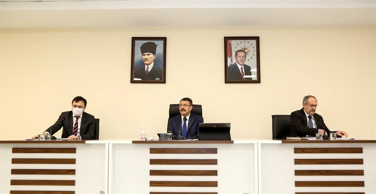 Muhtarlarla bir araya geldi