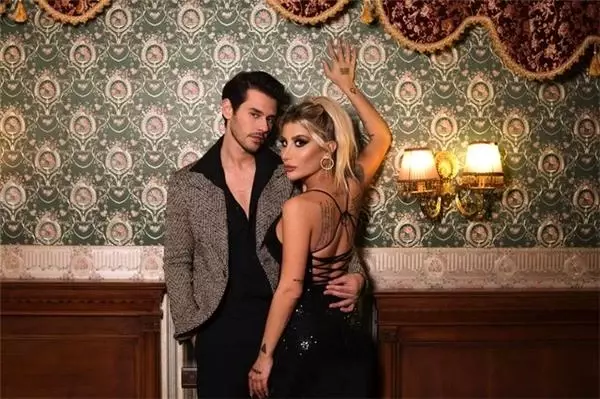 İrem Derici ve Cem Belevi çifte kumrular gibi! Doğum gününde aşka geldiler