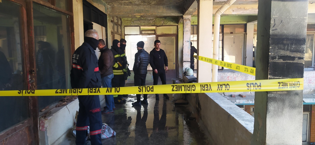Son dakika haberleri! Tekirdağ\'da yangın çıkan metruk depoda erkek cesedi bulundu