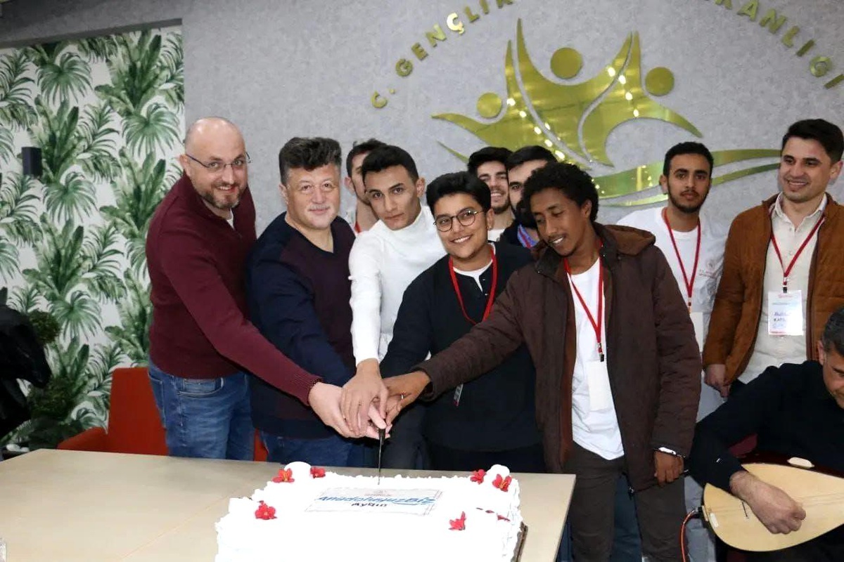 Afyonlu gençler \'Anadoluyuz Biz\' projesi kapsamında Aydın\'a geldi