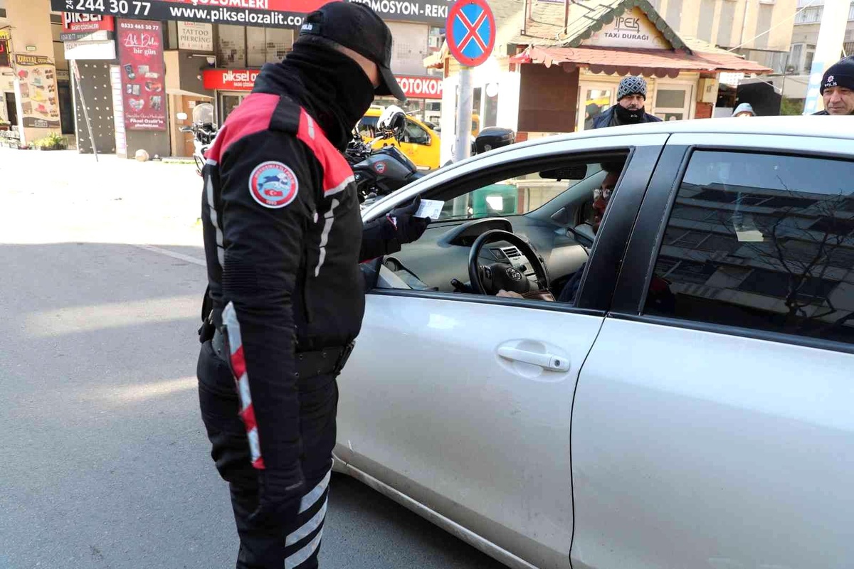 Son dakika 3. sayfa: Antalya\'da 958 polis ile \'Huzurlu Sokaklar ve Terör Suçları Uygulaması\'