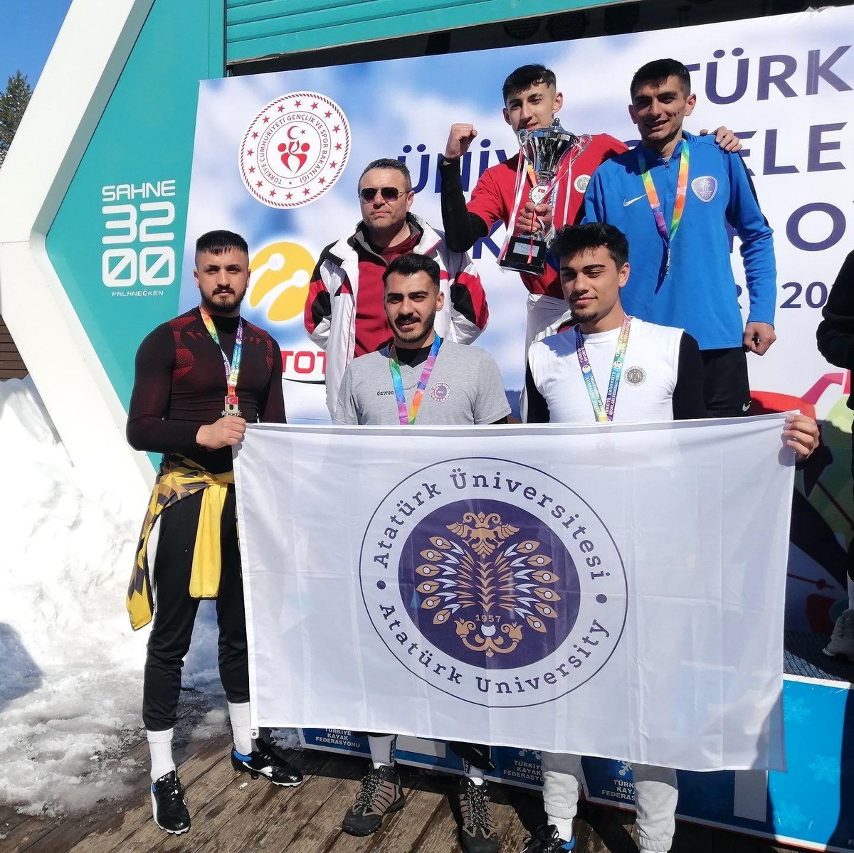 Atatürk Üniversitesi kürsüden inmedi: tam 26 madalya