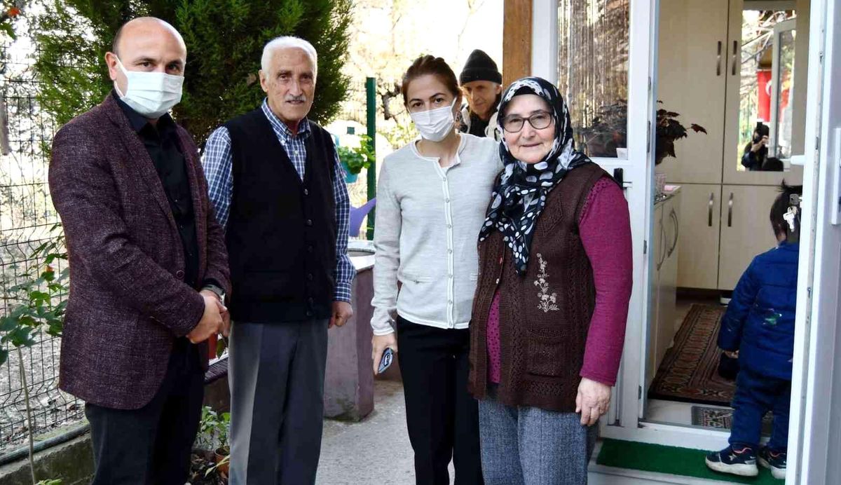 Başkan Oral: 'Yaşlılarımız, dün ile bugün arasında köprüdür'