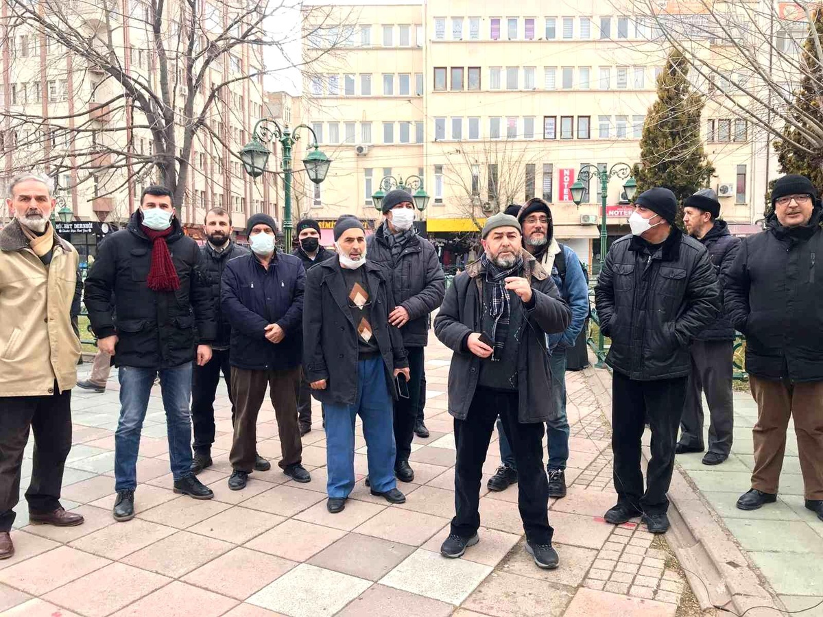 Belediyenin yaptığı zamları protesto ettiler