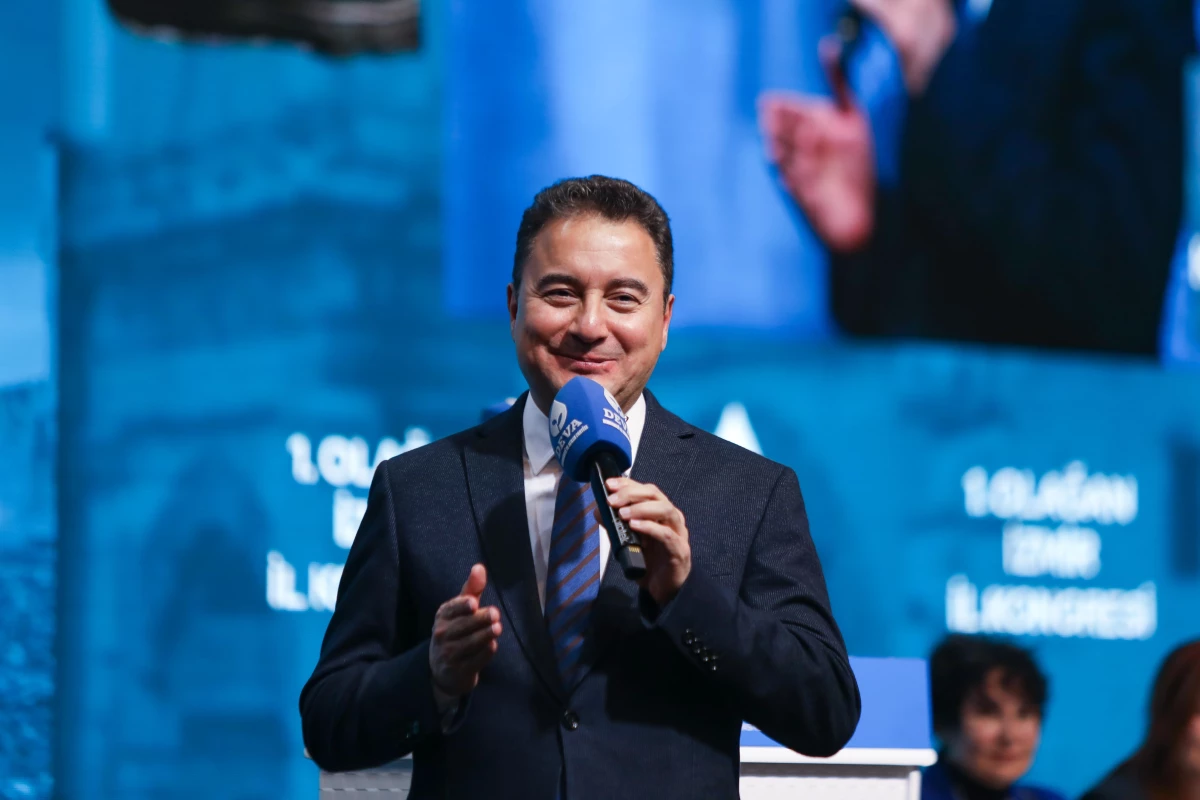 DEVA Partisi Genel Başkanı Ali Babacan, İzmir\'de konuştu