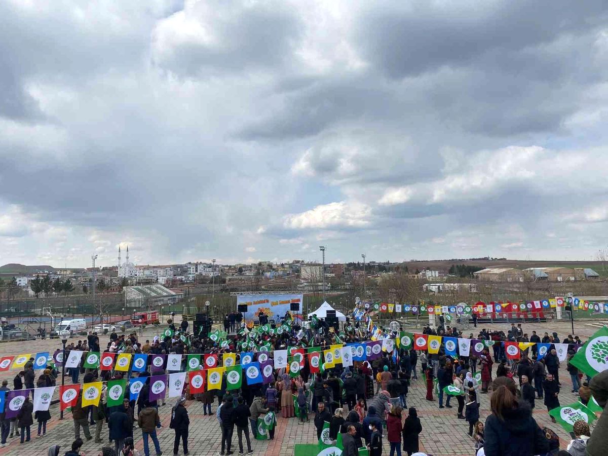 HDP, Diyarbakır\'ın ilçelerinde katılım az olunca Nevruz kutlamalarını iptal etti