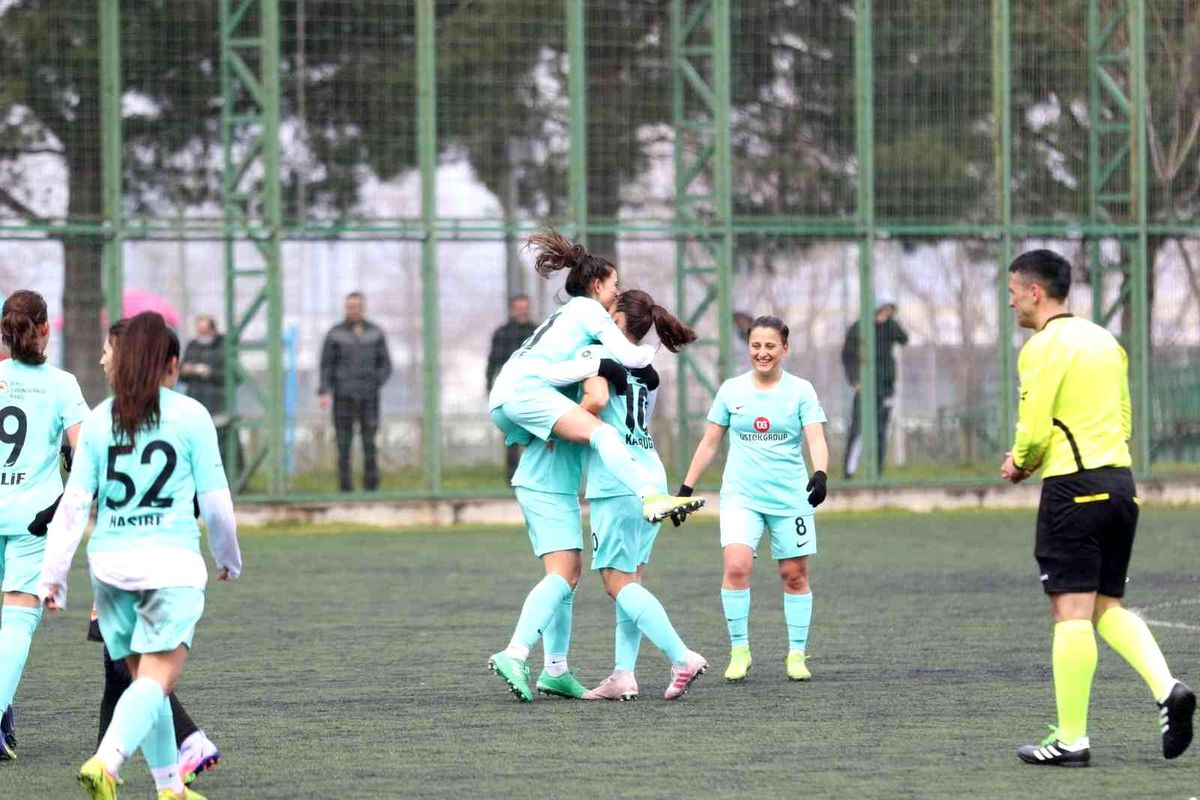 Horozkent, Bursa\'dan 3 puanla döndü