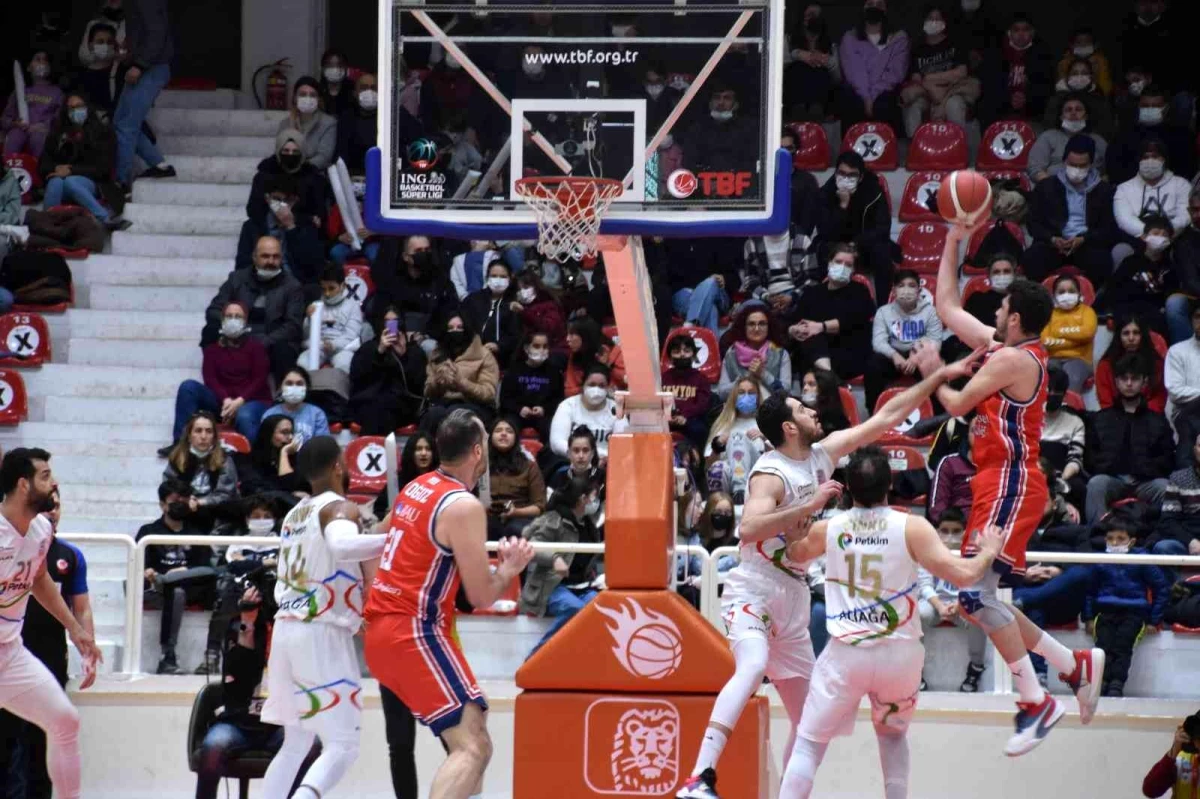 ING Basketbol Süper Ligi: Aliağa Petkim Spor: 79 Bahçeşehir Koleji: 70