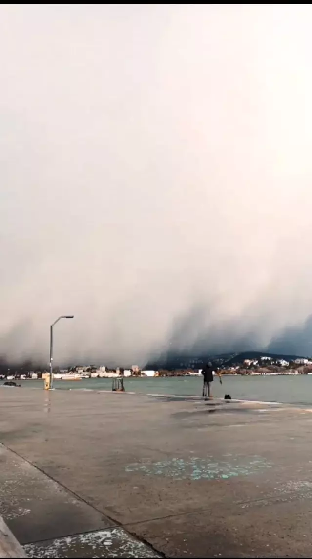 Son dakika haber İstanbul Boğazı'nda kar bulutlarının etkileyici geçişi  kamerada - Son Dakika