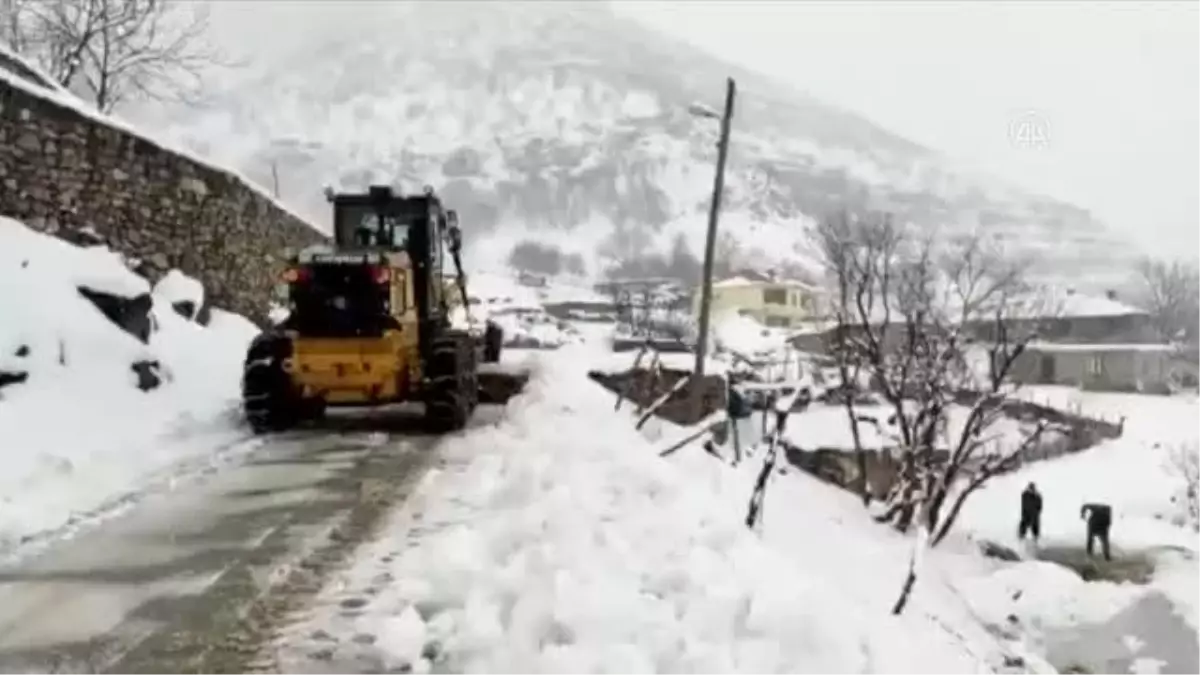 Kar nedeniyle 27 yerleşim biriminin yolu kapandı