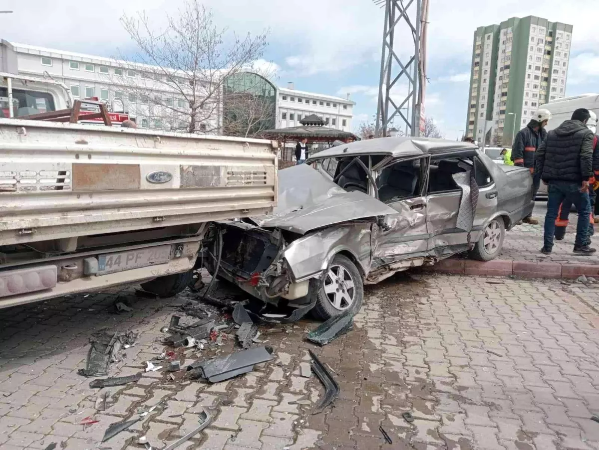 Malatya'da 6 araç bir birine girdi: 1 yaralı