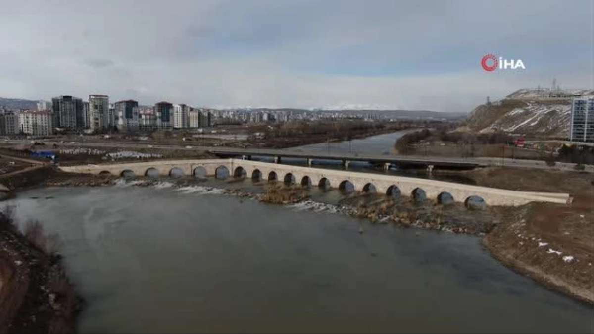 Otlağa dönüşen Türkiye\'nin en uzun nehri Kızılırmak\'ta şimdi saniyede 56 metreküp su akıyor