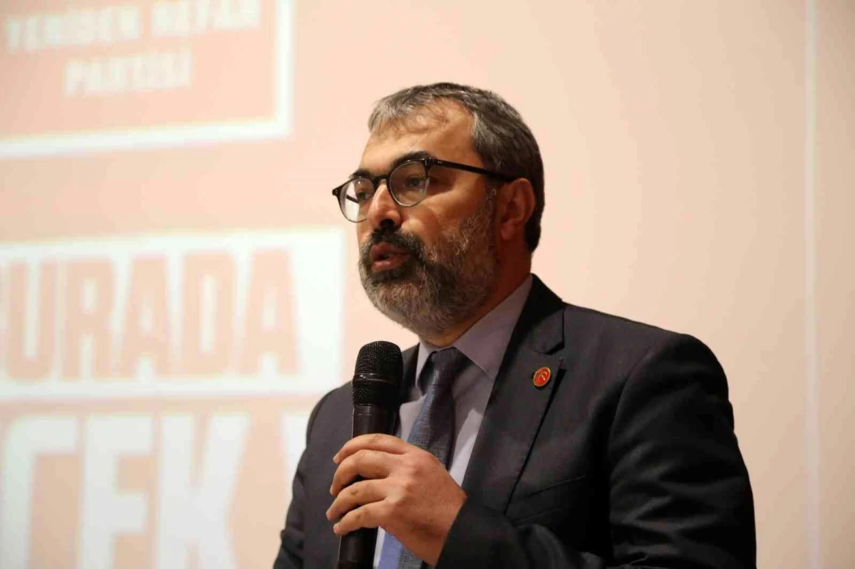 Yeniden Refah Partili Emanetoğlu: "CHP\'nin bu ülkede iki yakası bir araya gelmeyecektir"