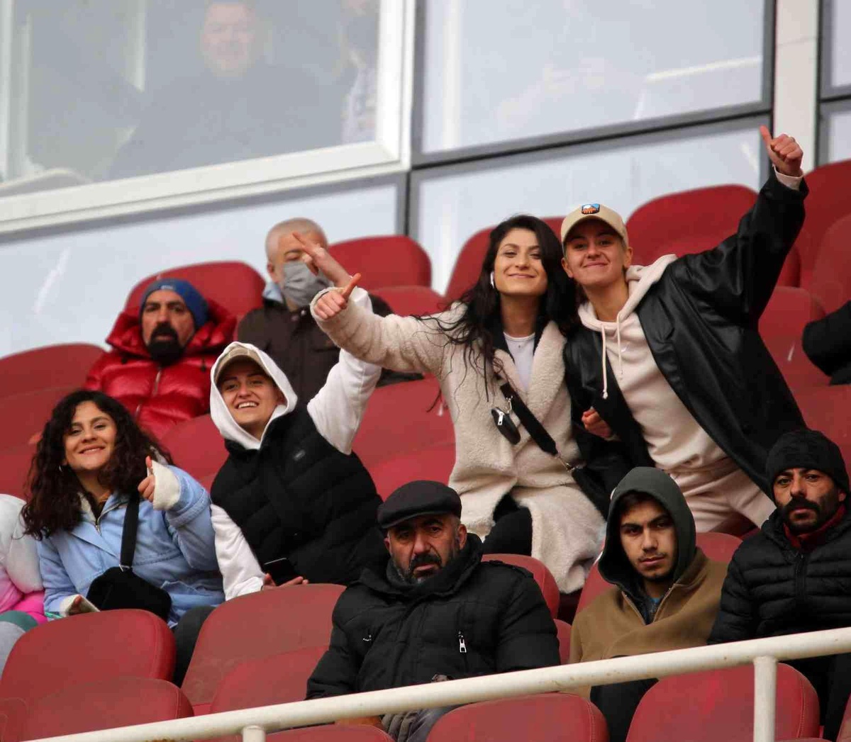 \'Yiğido Kızlar\'dan Sivasspor\'a destek