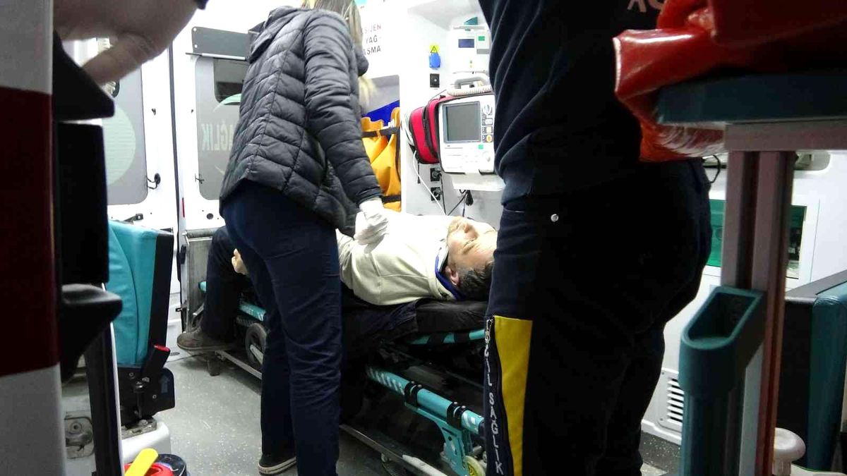 İki otomobil çarpıştı: 2 yaralı