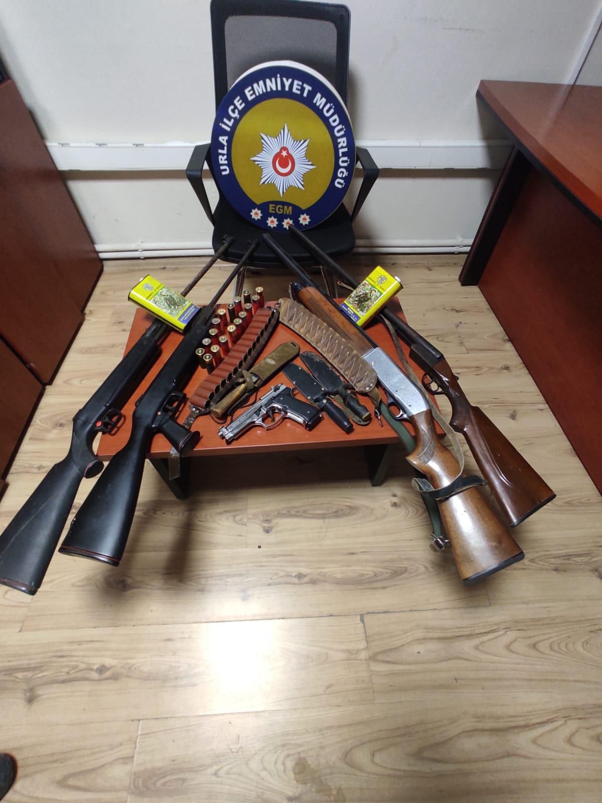 İzmir\'de çeşitli suçlardan aranan şüpheli yakalandı